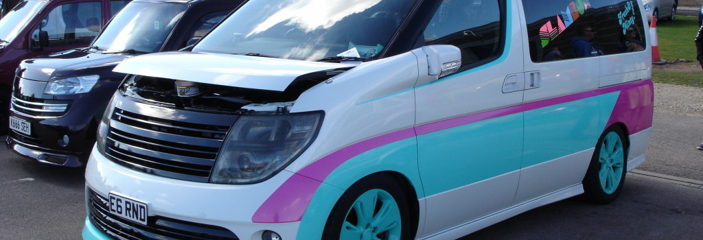 Picture of a Nissan Elgrand