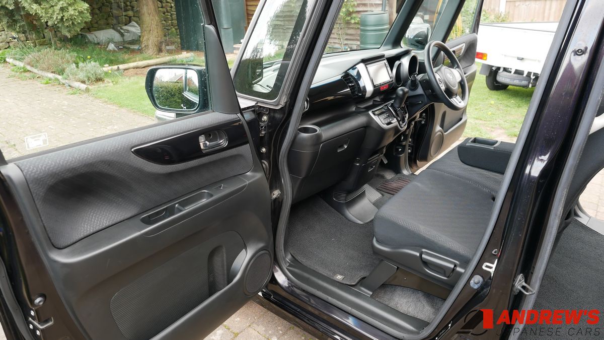 Picture showing Honda N-Box Custom front cabin view passenger side
