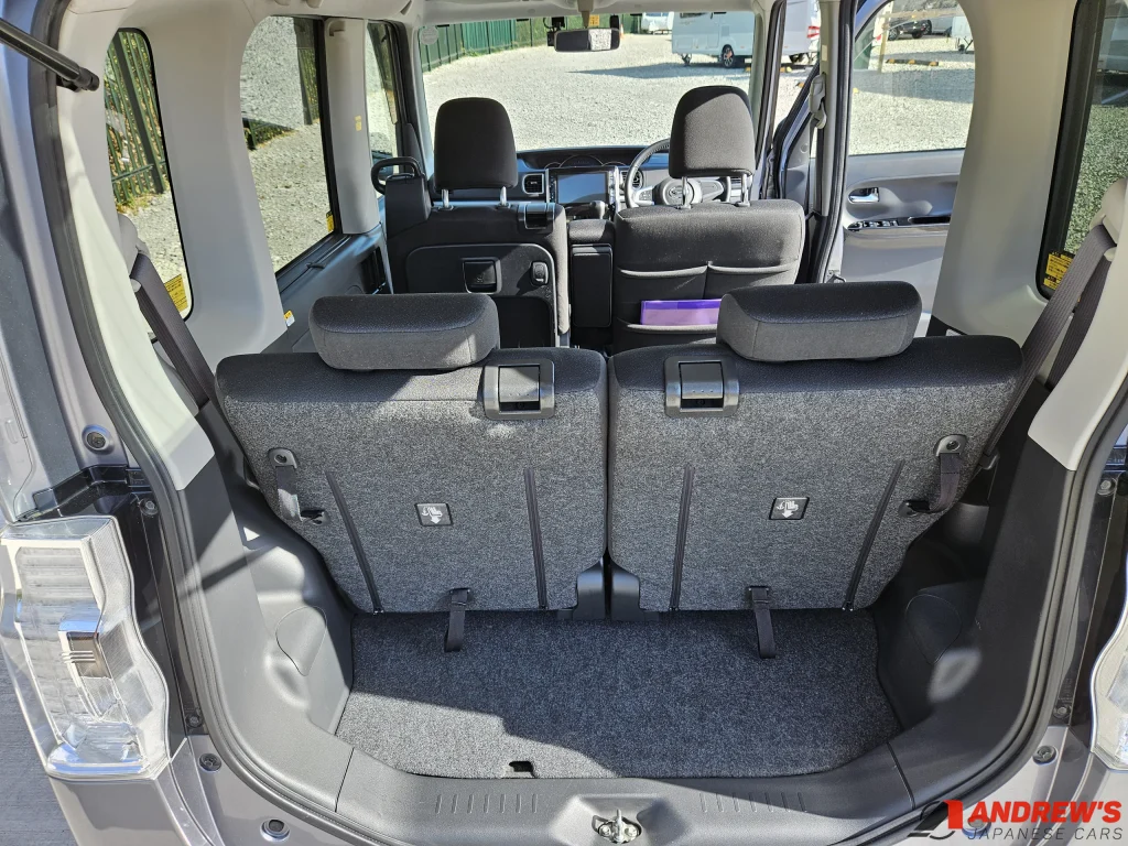 Picture showing the boot space in a 2014 Daihatsu Tanto Custom RS SA
